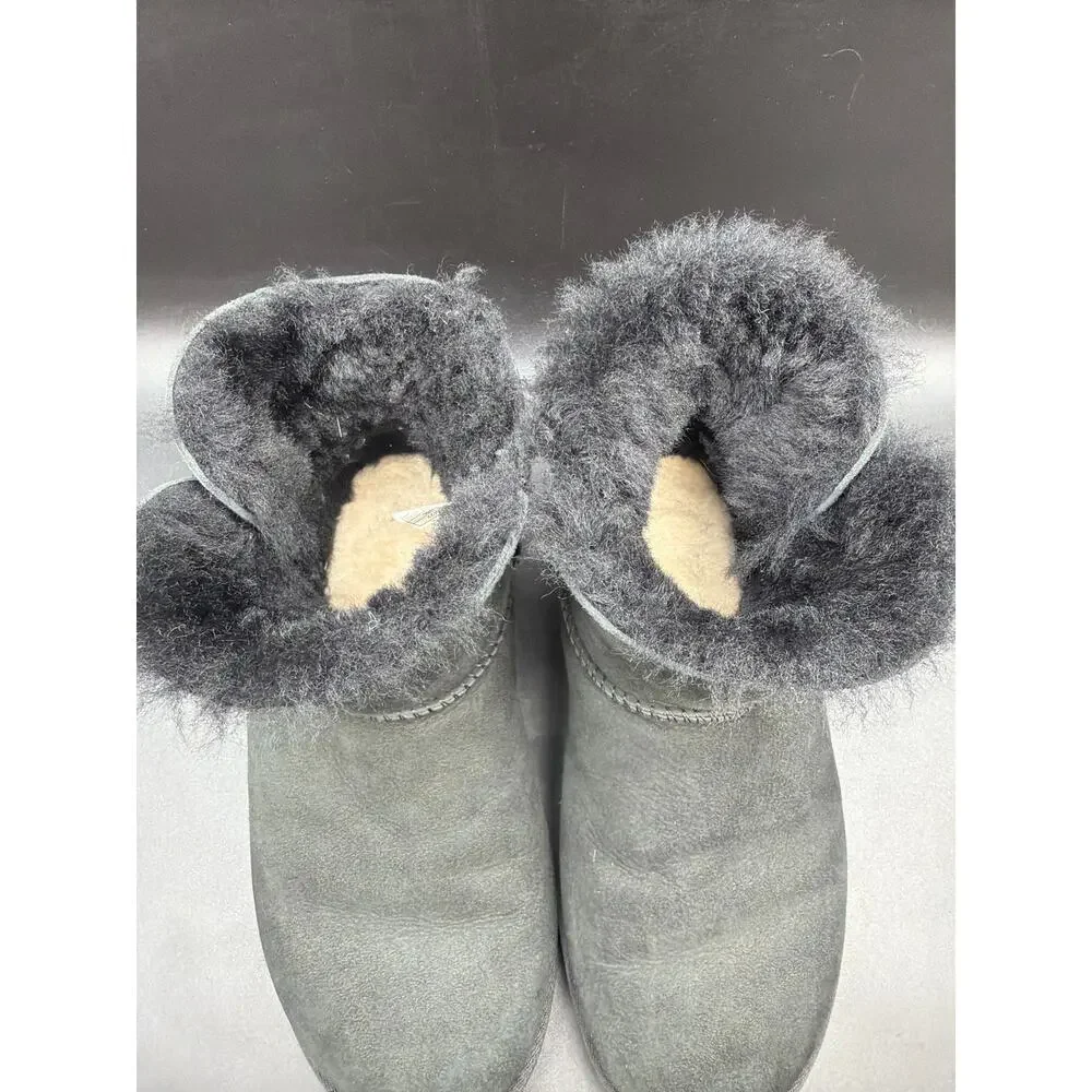 UGG Mini Bailey Button II Black Sheepskin Boots Women’s Size 9 1016422